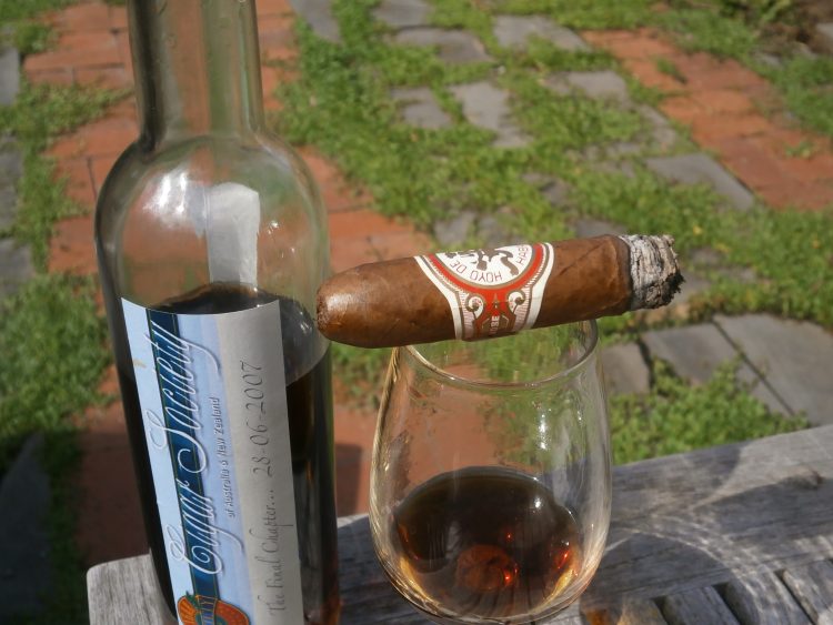 Hoyo de Monterrey Extravaganza Colección Habanos 2003, final third