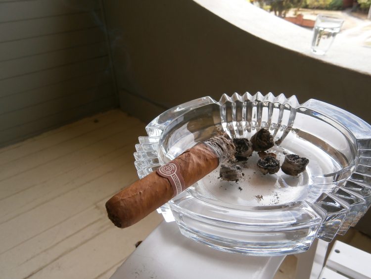 Montecristo Maravillas No.1 Colección Habanos 2005 two thirds smoked