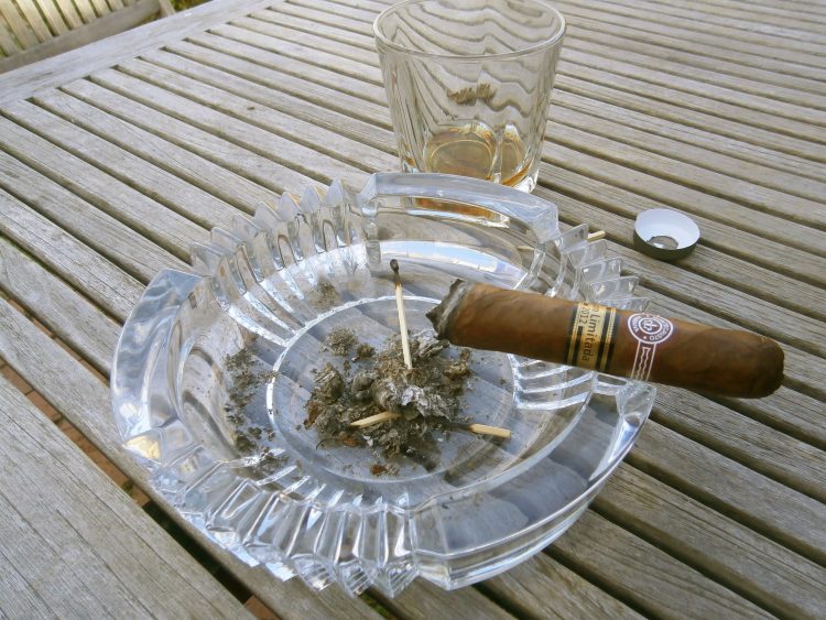 Montecristo 520 Edición Limitada 2012 two thirds remaining