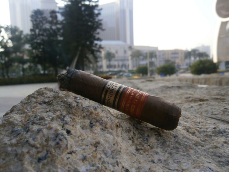 Partagás Serie D Especial Edición Limitada 2010, one third smoked