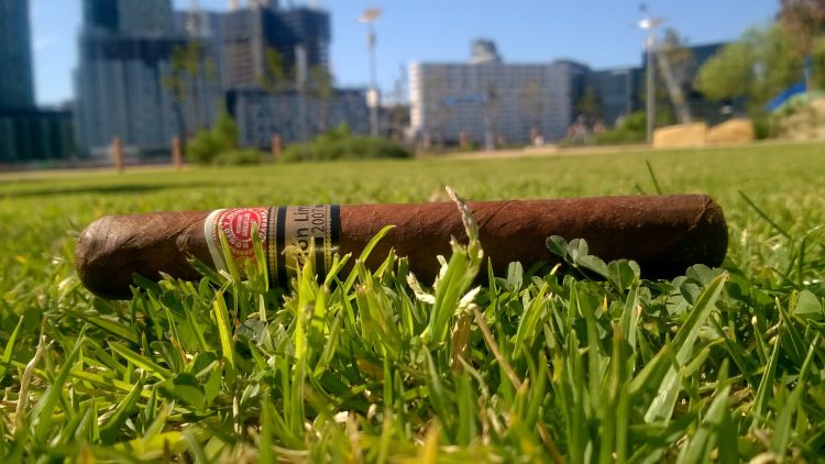 Romeo y Julieta Escudos Edición Limitada 2007 unlit