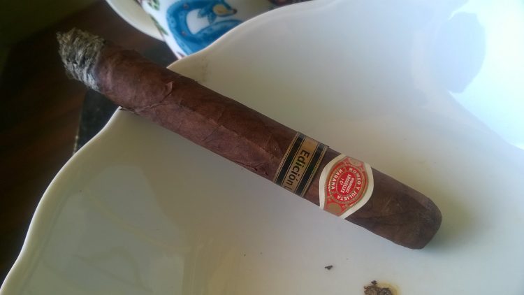 Romeo y Julieta Exhibición No.2 Edición Limitada 2000 somewhat smoked