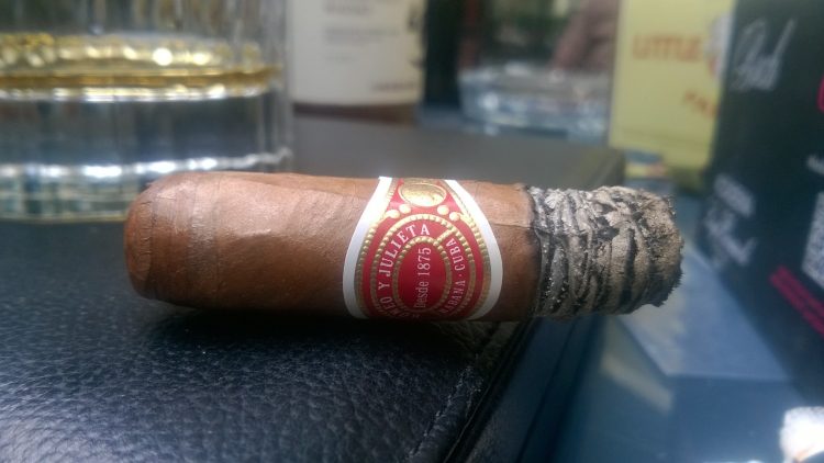 Romeo y Julieta Petit Coronas smoked just above the band