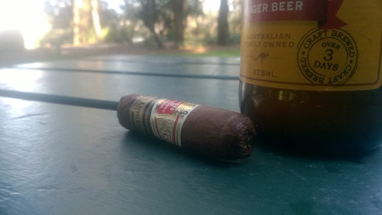 Hoyo de Monterrey Regalos Edición Limitada 2007 with one third remaining.