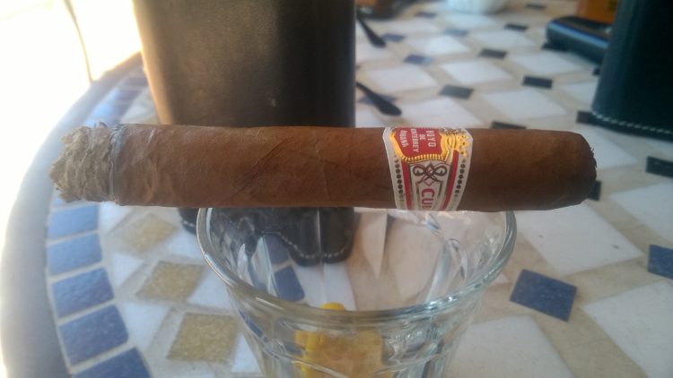 Hoyo de Monterrey Le Hoyo des Dieux, somewhat burnt