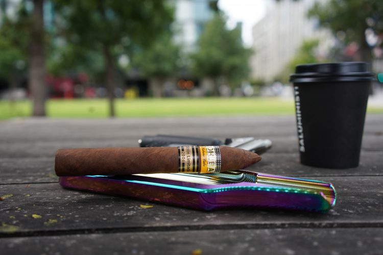 Cohiba Pirámides Edición Limitada 2006 unlit