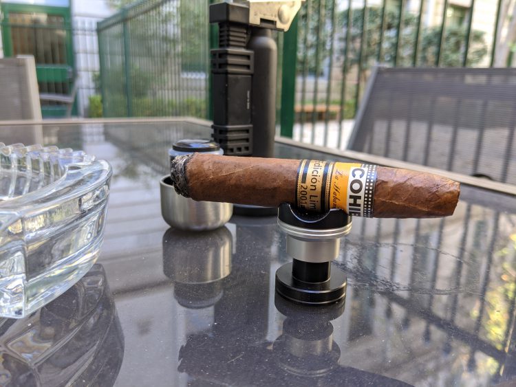 Cohiba Pirámides Edición Limitada 2001 somewhat burned