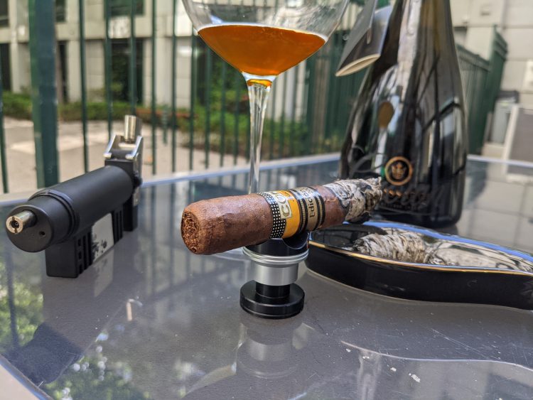 Cohiba Sublimes Edición Limitada 2004, halfway smoked