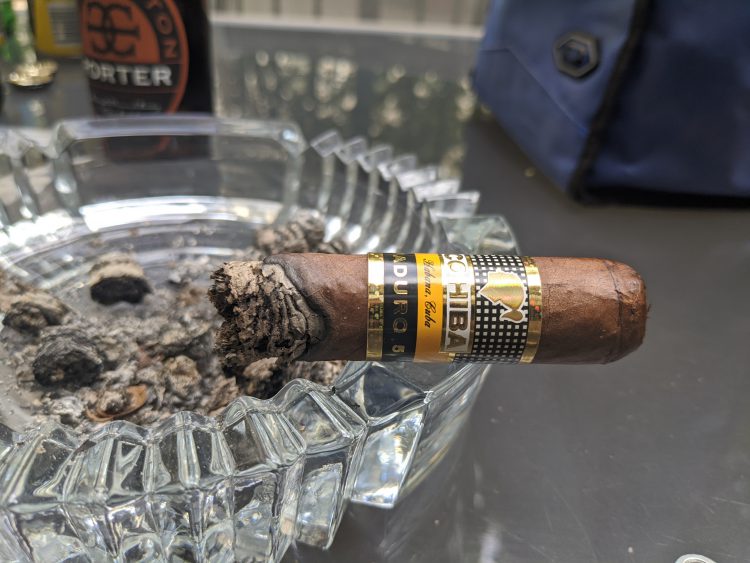 Cohiba Mágicos burnt to just before the band